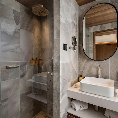 Luxueux Au Centre De 1850 Avec Acces Et Navette - Fr-1-830-9