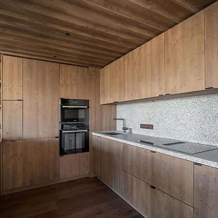 Luxueux Au Centre De 1850 Avec Acces Et Navette - Fr-1-830-9 *